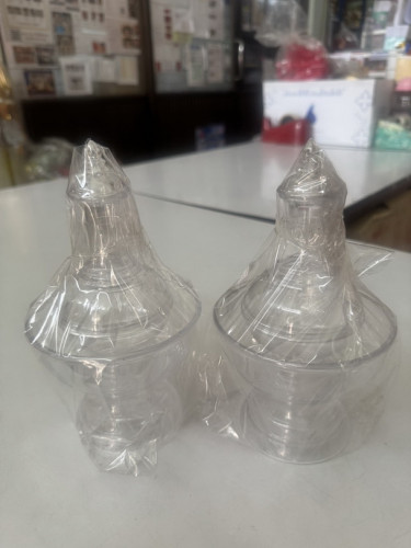 ที่กรวดน้ำพลาสติกใส ( พลาสติกหนา )  มีลวดลายไทย 5