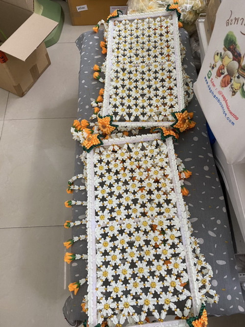 ครอบไตรแบน ( ร้อยดอกรัก )  ต้องสั่งล่วงหน้า ไม่สต๊อก  สั่งได้ มีหลายสี 3