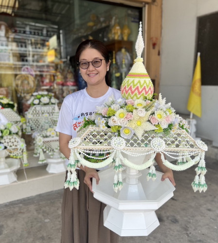 ครอบไตรหัวพุ่ม ครอบไตรทรงพุ่ม งานชาววัง สินค้ามาใหม่  งานสั่งพิเศษร้อยลูกปัดทอง / ร้อยดอกพุด 2