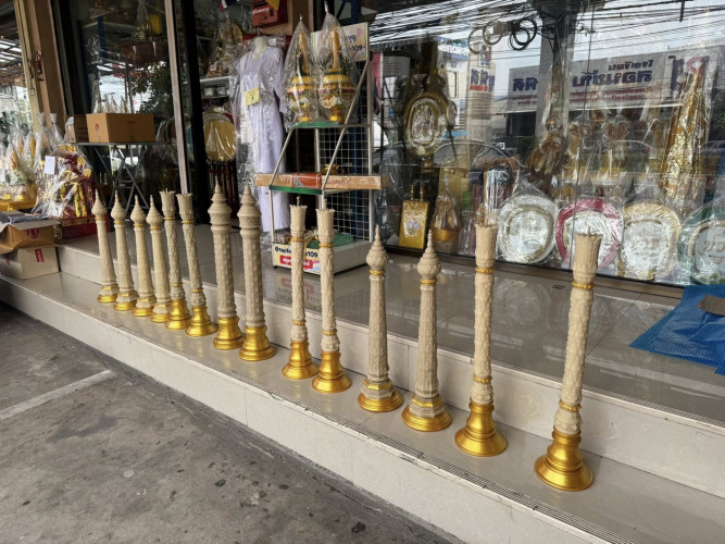 เทียนพรรษาขี้ผึ้งแท้แบบแท่ง พร้อมฐานรอง ไม้ประดู่  พุ่มเทียนขี้ผึ้ง แบบเหลี่ยมและแบบกลม 5