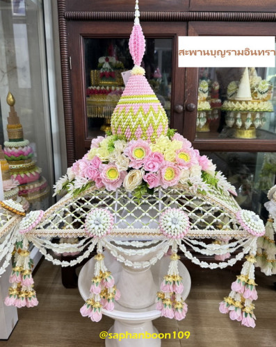 ครอบไตรหัวพุ่ม ครอบไตรทรงพุ่ม งานชาววัง สินค้ามาใหม่  งานสั่งพิเศษร้อยลูกปัดทอง / ร้อยดอกพุด 3