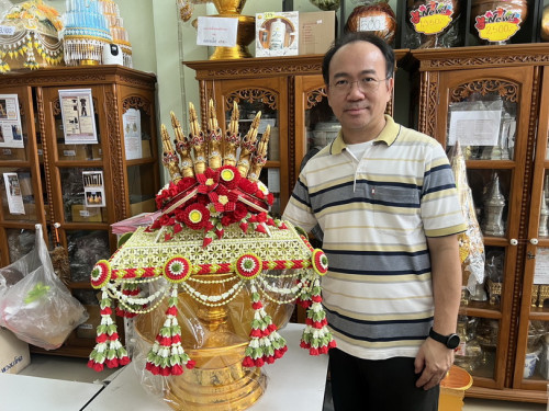 ครอบไตรพญานาค 7 เศียร  ครอบไตรชาววังไฮโซพรีเมี่ยม งานละเอียด   ครอบไตรกฐิน 7