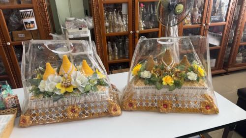ชุดเครื่องบวชขายยกเซ็ท ตราเต่ามังกร  ครอบไตร กรวยอุปัชฌาย์ ต้นเทียน พานแว่นฟ้า ยกชุด 8
