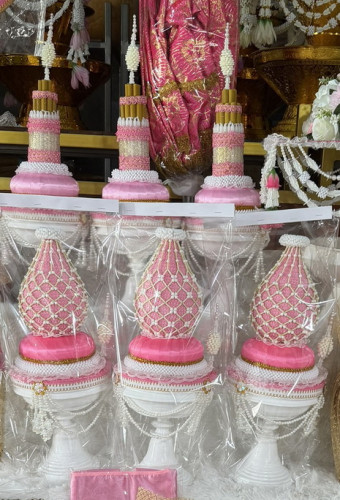 กรวยอุปัชฌาย์ ต้นเทียนอุปัชฌาย์ รุ่นพานเจ้านางทรงเครื่อง  แต่งดอกไม้สวยๆ เลือกสีได้ 8