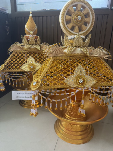 ชุดเครื่องบวชพระใหม่ชาววังร้อยมุก  ชุดบวชครบชุดสีทอง ครอบไตรสวยๆ งานบวชอลังการ ขายดีตลอดกาล 3