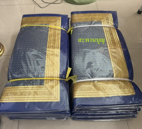 อาสนะผ้าลายไทยสวยๆ ร้านสะพานบุญ ( ที่รองนั่งพระสงฆ์ ) 2