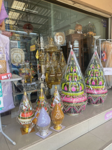 บายศรีใหญ่ บายศรีโตกไม้ ใหญ่พิเศษ บายศรี 3 ชั้น โตกไม้ สูง 1.20 เมตร  โตก 20 นิ้ว   สั่งได้ทุกสี 7
