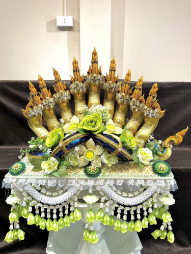 ครอบไตรพญานาคราช 9เศียร  สั่งได้ทุกสี ครอบไตรกฐิน ครอบไตรพรีเมี่ยม  ครอบไตรชาววัง 4