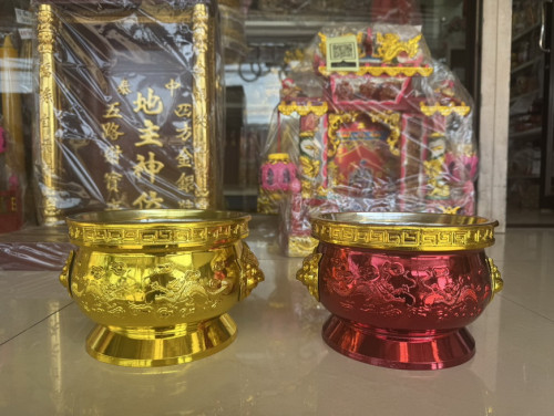 กระถางธูปกะไหล่ หัวสิงห์ วางตี่จู้ ( สีแดง และสีทอง ) กระถางธูปหัวสิงห์ กระถางทอง กระถางธูปพลาสติกชุ 6
