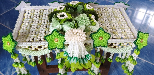 ครอบไตรแบนพิเศษ ครอบไตรพาดมาลัยพรีเมี่ยม  ร้อยดอกมะลิงานสวยงาม ช่างP 1