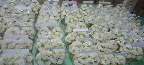 (ช่างเสริม ) พานดอกไม้สีขาว พานดอกไม้อาลัยพระพันปี  พานดอกไม้ พานกุหลาบ 1