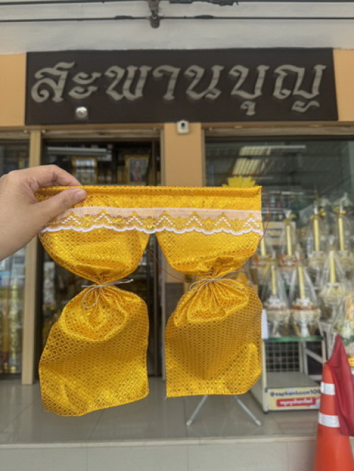 ผ้าม่านหน้าต่างศาลพระภูมิ ศาลตายาย ( ม่านศาลพระภูมิ )