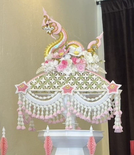 ครอบไตรพญานาค งานละเอียด  งานสั่งทำพิเศษ ปักดอกไม้ประดิษฐ์ หัตถกรรมไทย 5