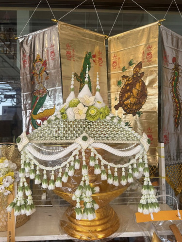 ครอบไตรชาววัง งานละเอียดระดับกลาง ครอบไตรหัวพุ่ม ครอบไตรสวยๆ ครอบไตรกฐิน พรีเมี่ยม