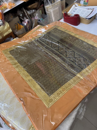 อาสนะผ้าลายไทยสวยๆ ร้านสะพานบุญ ( ที่รองนั่งพระสงฆ์ ) 1