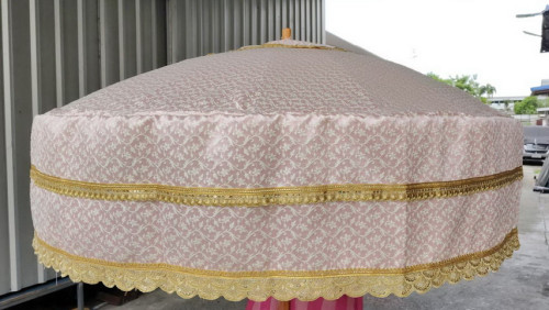 สัปทนผ้าไหมไม่เงา มีลาย ยอดลงยา ด้ามชะแลค สัปทนกฐิน มาใหม่สวยๆสัปทนสีพาสเทล 1