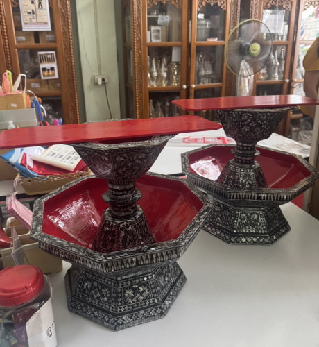 พานแว่นฟ้ามุก พานรองผ้าไตรกฐิน 5