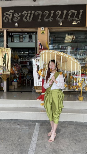 17 นิ้ว ร่มโพธิ์กฐิน รุ่นถือ ( ไม่มีฐาน )  มี 2 สี ร่มกฐินรุ่นร่มสายฝน 1