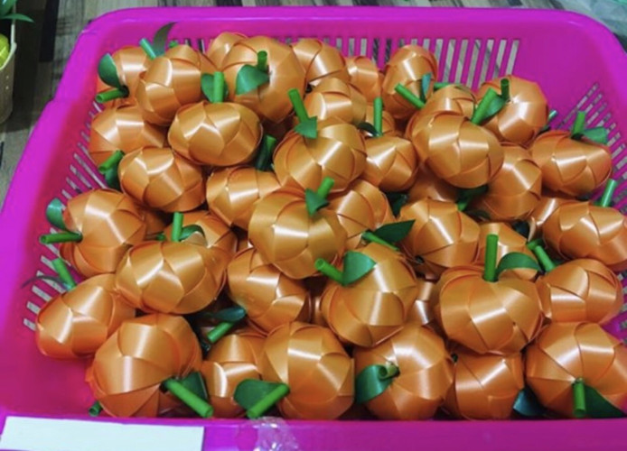 เหรียญโปรยทาน ผลไม้ / ขนมไทย / ของกิน  เหรียญโปรยทานงานบวชงานกฐิน 6