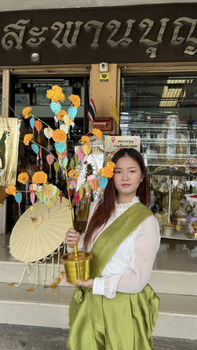 ต้นกฐินใบไม้หลายสี  66 ใบไม้  ต้นไม้ใบโพ ( พับไม่ได้ - หุบลงได้เล็กน้อย  ) ต้นโพธิ์กฐิน