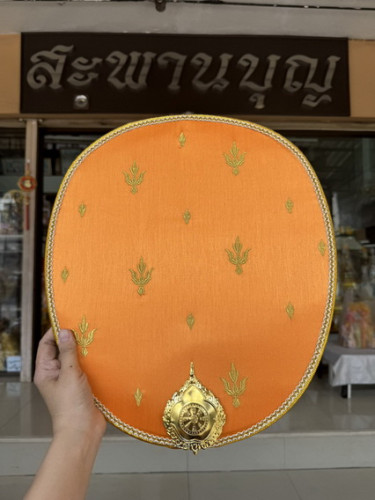 ตาลปัตรงานบวชงานกฐิน A18 รุ่นเรียบหรูดูแพง สไตล์มินิมอล  มีเกือบ 10 สี ปักชื่อได้ ด้ามตาลปัตรสวยๆ 8