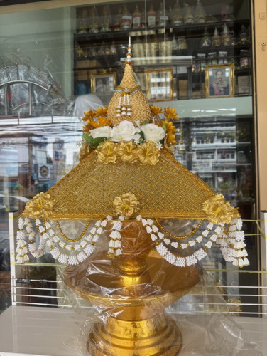 ชุดเครื่องบวชพระใหม่ ครอบไตรหัวพุ่ม / ธรรมจักร  กรวย ต้นเทียน ชุดบวช 9