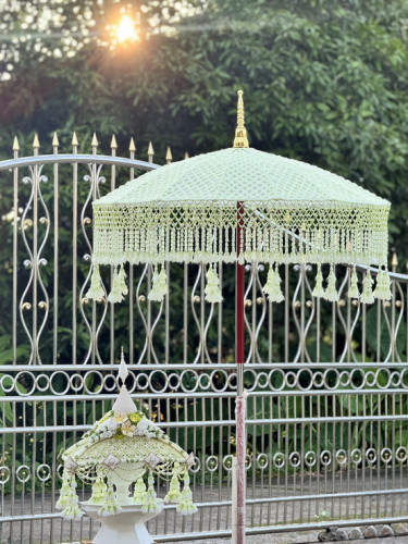 สัปทนร้อยดอกพุด สัปทนดอกรัก ร่มดอกไม้ ร่มกฐินงานละเอียด หัตถกรรมไทยโบราณ กว่า 2 หมื่นดอก 2