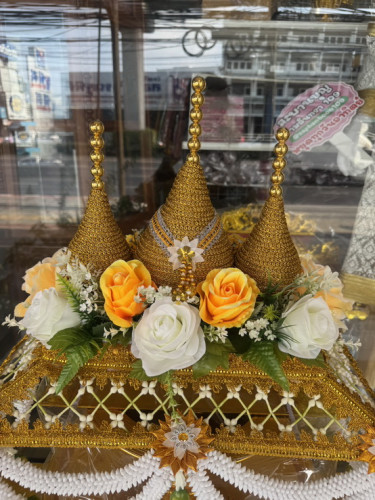 ครอบไตรหัวพุ่ม 3 ยอด 3 พุ่ม ราคาไม่แพงงานสวยและดี  ครอบไตรกฐิน ครอบไตรงานบวช 5