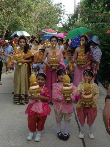 ต้นเทียนชาววังร้อยมุก  กรวยอุปัชฌาย์ ชาววังร้อยมุก  งานสวยๆแบบล้านนา กรวยบวช 9