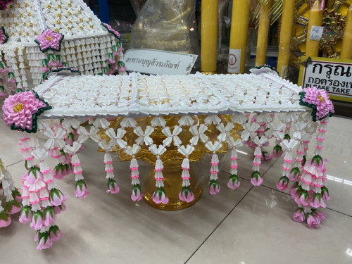 ครอบไตรแบน ( ร้อยดอกรัก )  ต้องสั่งล่วงหน้า ไม่สต๊อก  สั่งได้ มีหลายสี 7