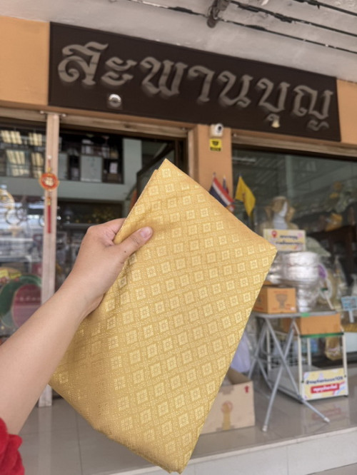 ผ้านุ่งนาค ผ้าถุงนาค ผ้าลายไทย มีหลายสี บวชนาค ใส่กับเสื้อนาค 5