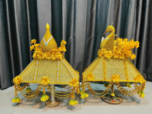 ชุดเครื่องบวชรุ่นประหยัด ตรางาคู่  ครอบไตรหัวพุ่ม กรวย ต้นเทียน สีทองยกชุดแยกชิ้น 3