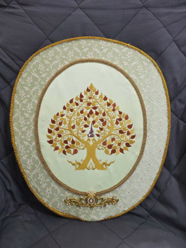 A20 งานสั่งทำพิเศษ ผ้าไหมปักลาย ไม่เงา งานจากช่างสัปทน  สีพาสเทลตาลปัตรย่ามหมอน