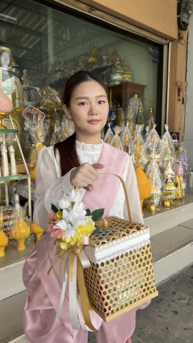 สังฆทานชะลอมไม้ไผ่ สังฆทานพรีเมี่ยม สังฆทานไฮโซ ตะกร้าจักสาน  วาสนาบุญ