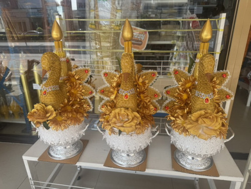 ชุดเครื่องบวชครบชุด ครอบไตรนกยูง ต้นเทียน กรวยบวช ยกชุด แยกชิ้นได้  ตรางาคู่ 2