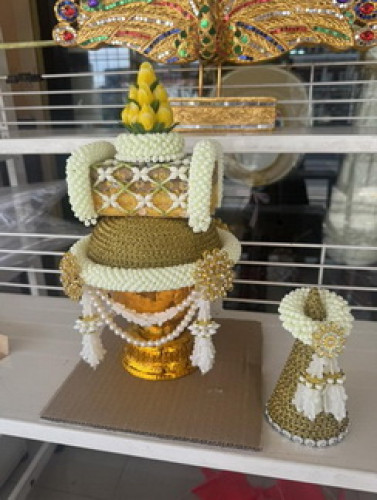 แพขมาดิ้นทองมาลัยดอกรัก ( เข้ากับพานพุ่มดิ้น )  พานธูปเทียนแพ 2