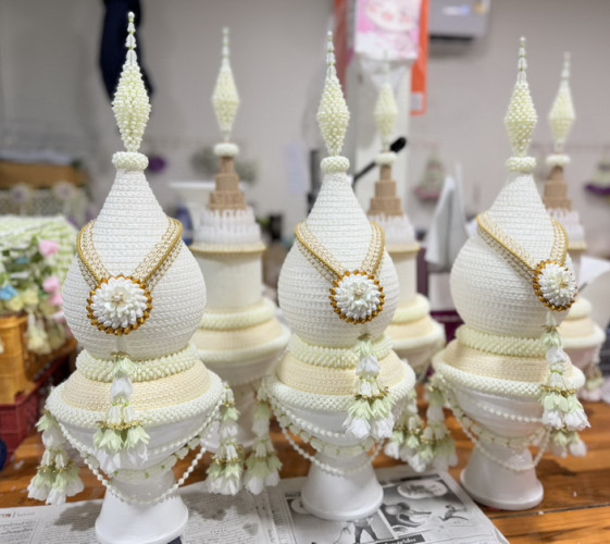 6 พาน กรวยอุปัชฌาย์ และ ต้นเทียนอุปัชฌาย์ ชุดบวชขายยกชุด กรวยบวช 7