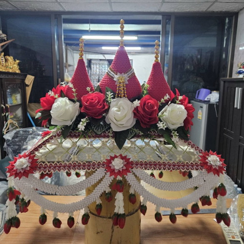 ชุดบวชครบชุดยกเซ็ท  ครอบไตรหัวพุ่ม 3 พุ่ม กรวยต้นเทียนพร้อมบวช  ช่างน้อย 8