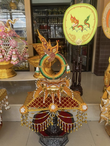 ครอบไตรบ่วงพญานาค     ครอบไตรพญานาค ครอบไตรกฐิน