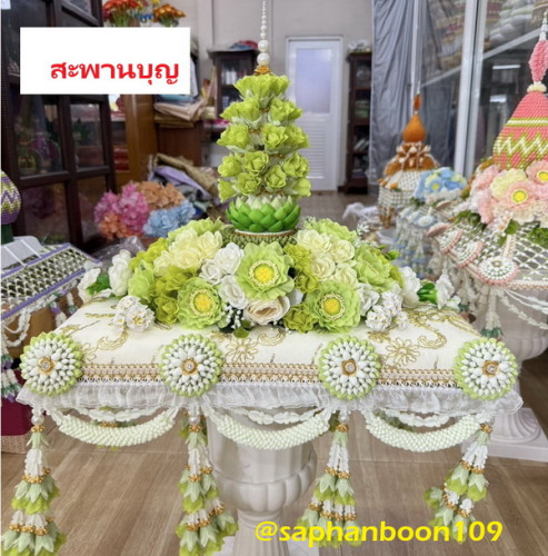 งานออกใหม่ ครอบไตรทรงหมอนช่อเอื้อง สะพานบุญ ครอบไตรหัวแหลม  ครอบไตรกฐิน 3