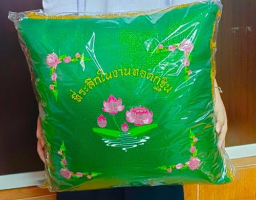 หมอนสี่เหลี่ยม หมอนกฐิน หมอนอิง บริวารกฐิน 2