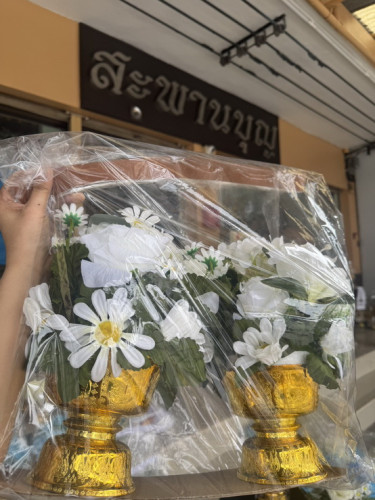 (ช่างเสริม ) พานดอกไม้สีขาว พานดอกไม้อาลัยพระพันปี  พานดอกไม้ พานกุหลาบ 5