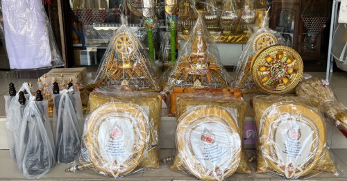 ครอบไตรชาววัง ครอบไตรหัวพุ่ม ออกใหม่ปี2565 ( ราคารองกว่ารุ่นดั้งเดิม )  ครอบไตรชาววังร้อยมุกรุ่นรอง 4