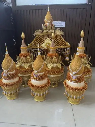 ชุดเครื่องบวชพระใหม่ชาววังร้อยมุก  ชุดบวชครบชุดสีทอง ครอบไตรสวยๆ งานบวชอลังการ ขายดีตลอดกาล 1