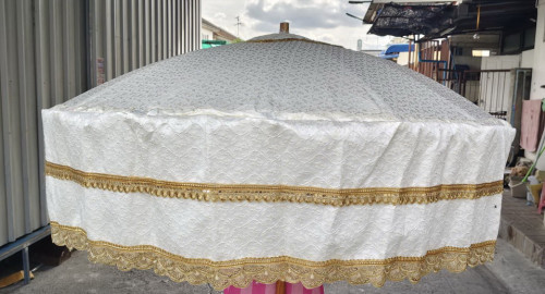 สัปทนผ้าไหมไม่เงา มีลาย ยอดลงยา ด้ามชะแลค สัปทนกฐิน มาใหม่สวยๆสัปทนสีพาสเทล 3