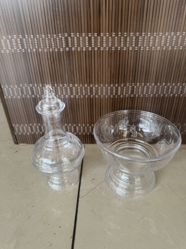 ที่กรวดน้ำพลาสติกใส ( พลาสติกหนา )  มีลวดลายไทย 7