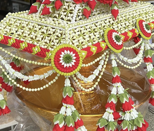 ครอบไตรพญานาค 7 เศียร  ครอบไตรชาววังไฮโซพรีเมี่ยม งานละเอียด   ครอบไตรกฐิน 2