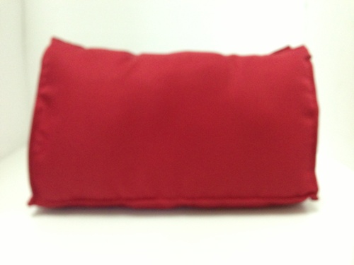หมอนจัดทรงกระเป๋าchanel classic10นี้ว สีแดง (ราคานี้ยังไม่รวมค่าส่งค่ะ)
