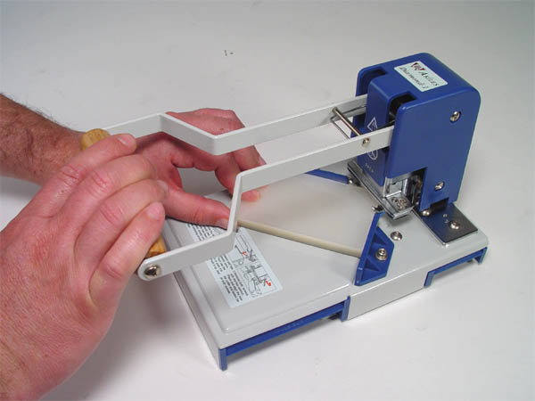 ใบมีดเจาะรู รุ่น D6 (เจาะรู ขนาด 6 มิลลิเมตร) 1