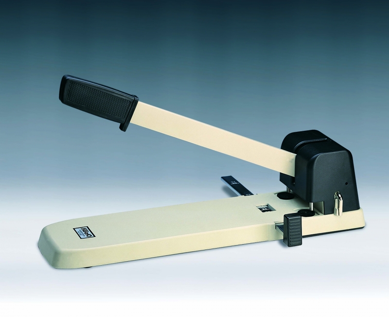 เครื่องเจาะกระดาษ 2 รู รุ่น 9330 (เจาะ 2 รู) 1